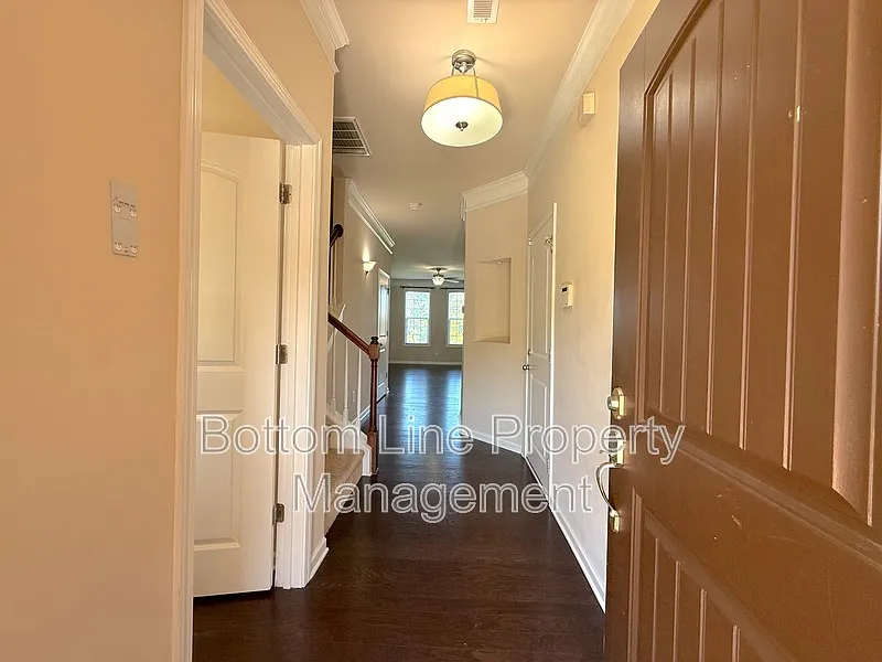 3 bed, 2.5 bath, 1620 sqft, $2,195 — Photo 3