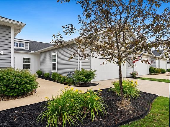 2nd image of 124 Acorn Ln
