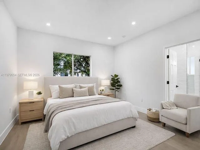 354 NE 35th Ave — Photo 11