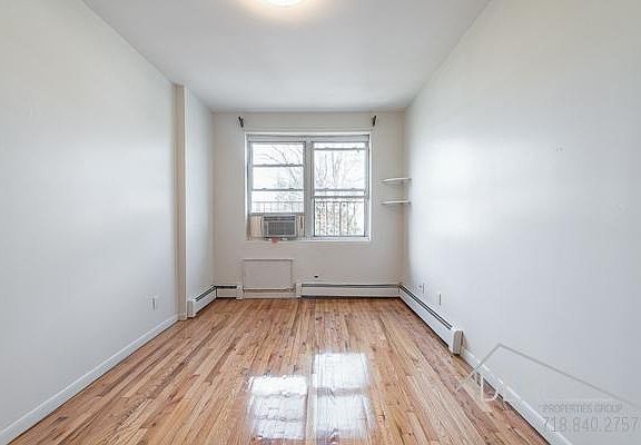 4th image of 286 Sackett St