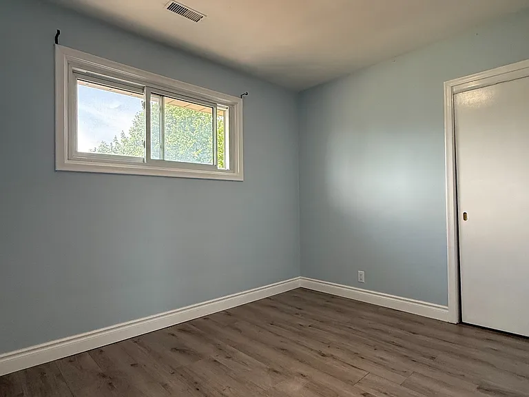 228 Burnside Dr #3 — Photo 10