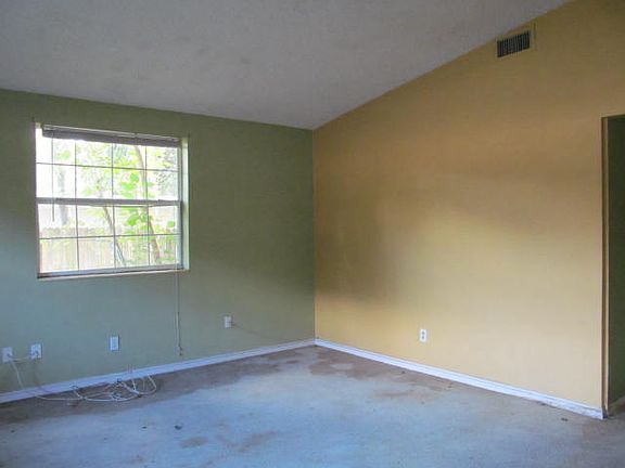 4th image of 1813 Cesery Blvd