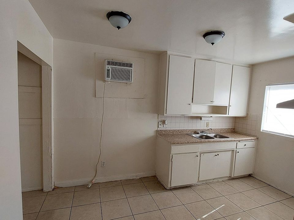 1st image of 137 N Inez St