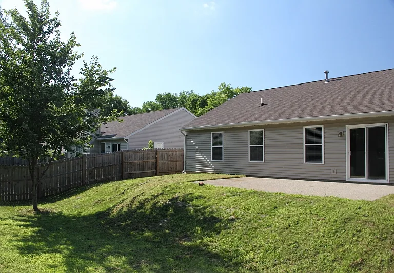 633 Royce Dr — Photo 11