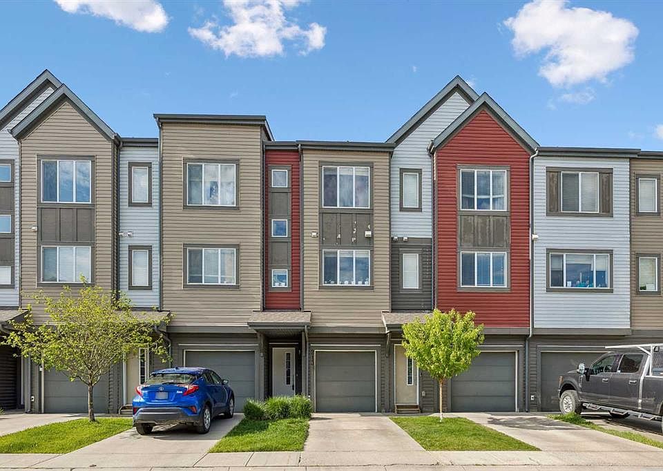 1st image of 213 Copperpond Vlg SE