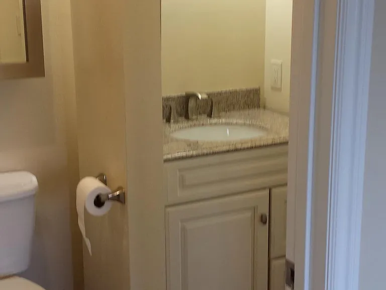 1106 Locust Ave #106 — Photo 3