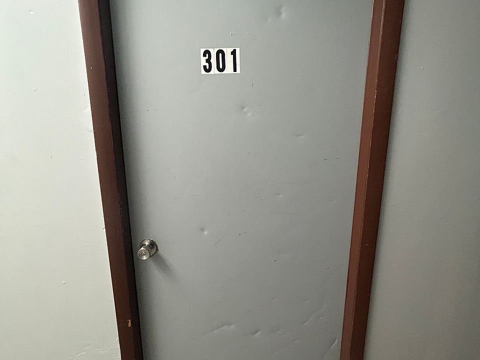 1st image of 131 Wood St APT 301