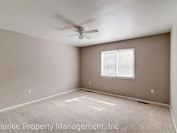 4th image of 1212 Sundance Dr