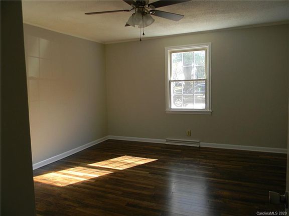 3rd image of 1316 Poston Cir