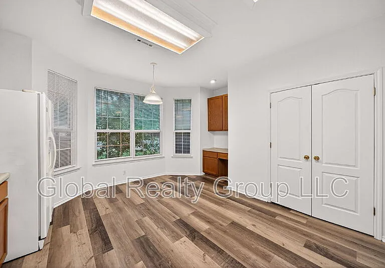 229 Spice Oak Ln — Photo 16