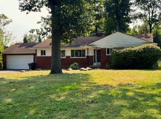 195 Windsor Rd, Rochester Hills, MI 48307