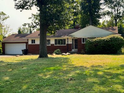 195 Windsor Rd, Rochester Hills, MI, 48307