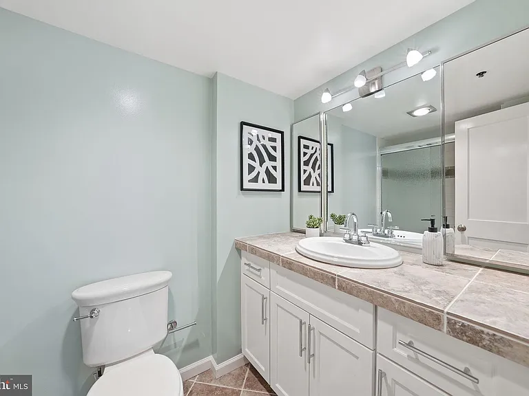 1600 N Oak St #1410 — Photo 32
