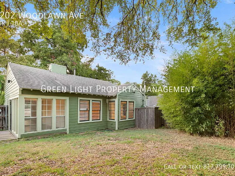 1202 Woodlawn Ave — Photo 30