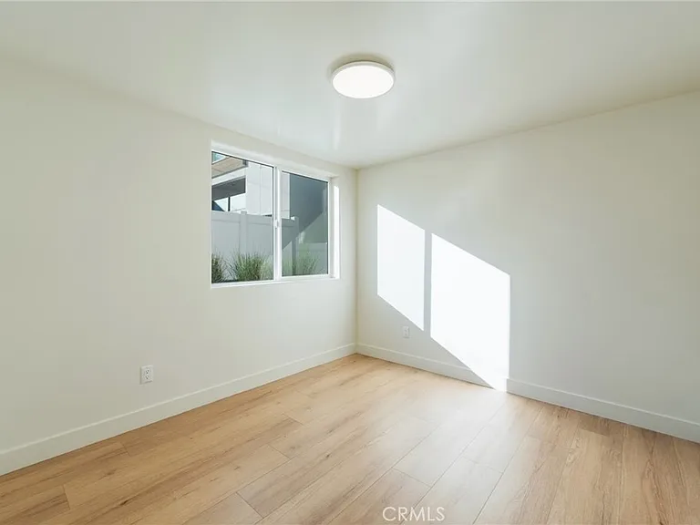 714 N Chestnut Ave — Photo 5
