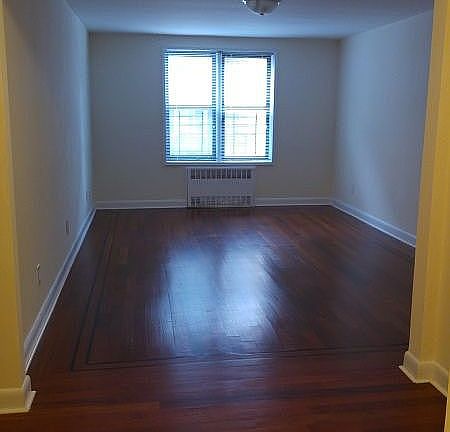 4th image of 6420 Saunders St #209
