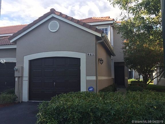 2nd image of 861 Sevilla Cir #861
