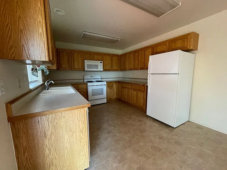 205 Kit Ln — Photo 3