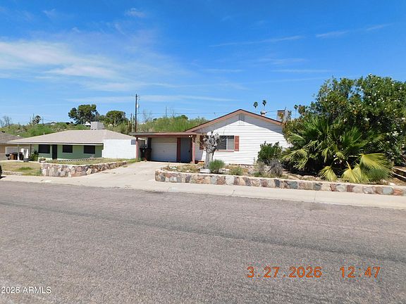 2nd image of 306 W DANBURY Road W