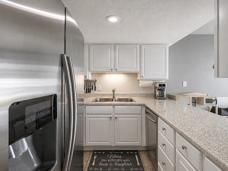 101 Old Ferry Rd #27B — Photo 10