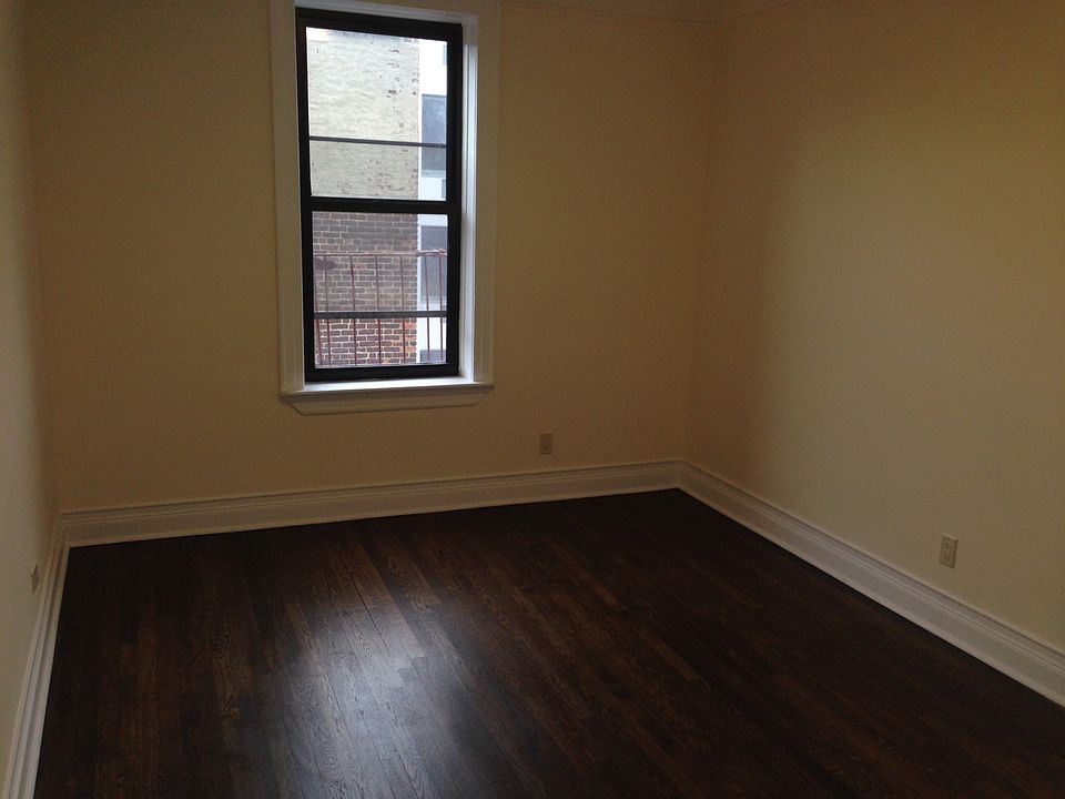 2nd image of 1040 46th Ave