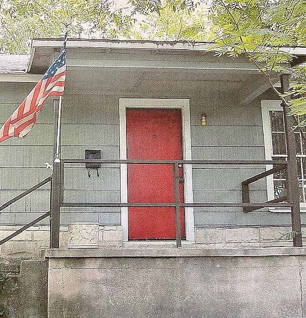 Front door=treehouse room!
