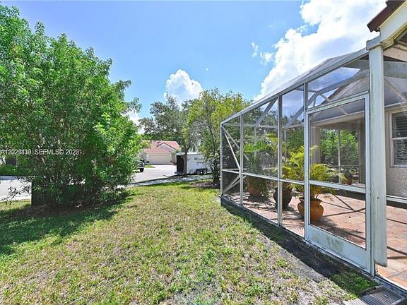 3rd image of 889 Sand Creek Cir