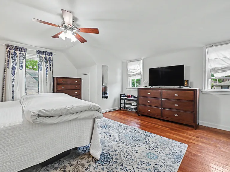 7921 Madison Ave — Photo 22