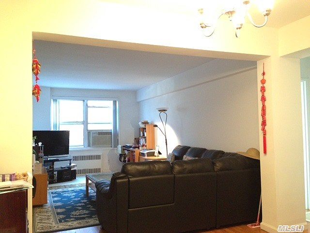 1st image of 27-10 Parsons Blvd #3D