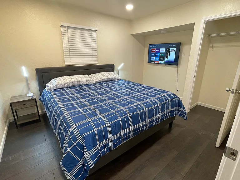 6807 Bender Dr — Photo 22