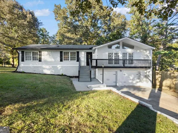 6140 Michelle Ln, Douglasville, GA 30135