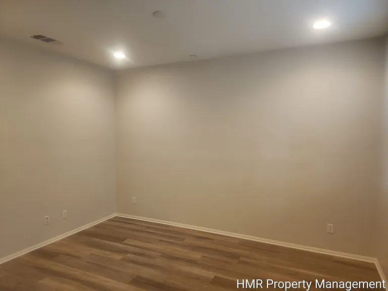 6386 Pegasus Ct — Photo 27