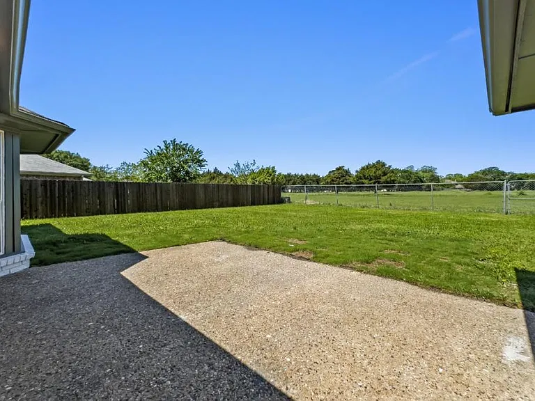 116 Princeton Cir — Photo 23
