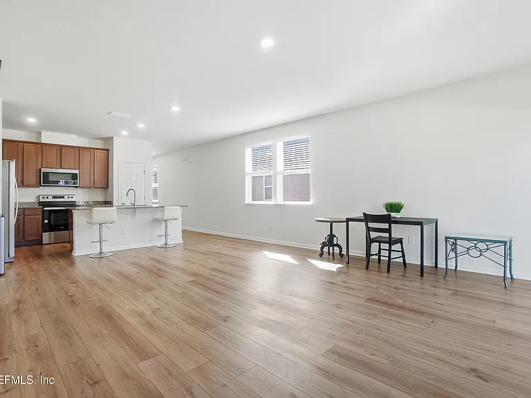 7662 Merchants Way — Photo 10