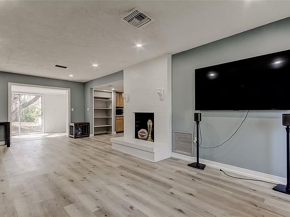 2nd image of 10821 Candy Ln