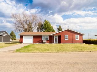 64 Prairie Dr, Miles, IA 52064