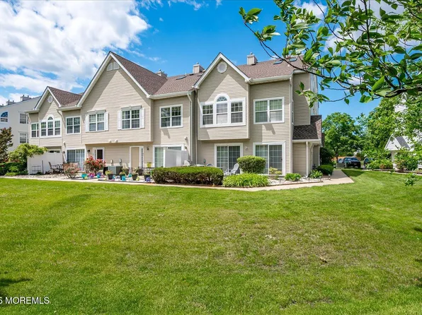 87 Madison Court, Tinton Falls, NJ 07712