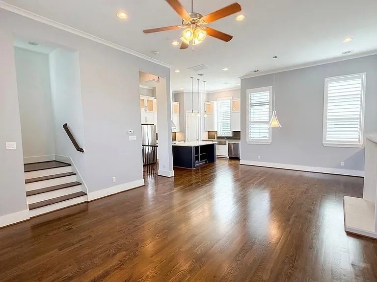 2115 Detering St — Photo 4