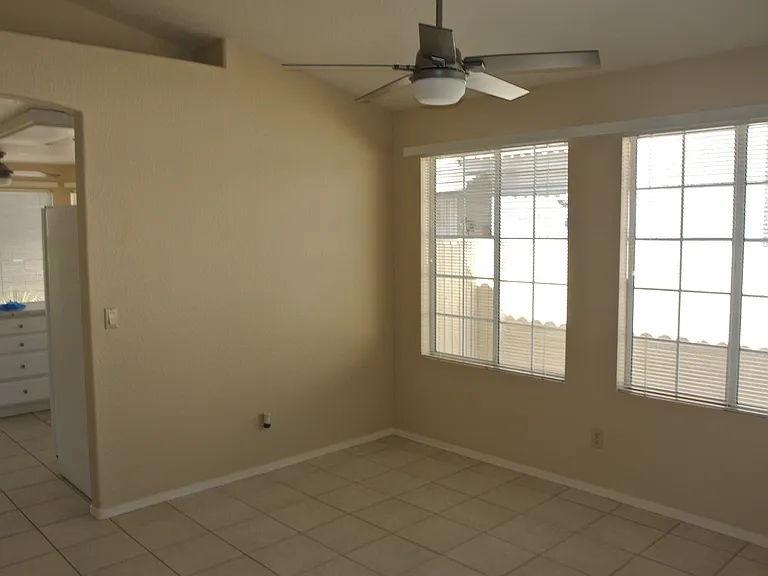 10622 W Mohawk Ln — Photo 14