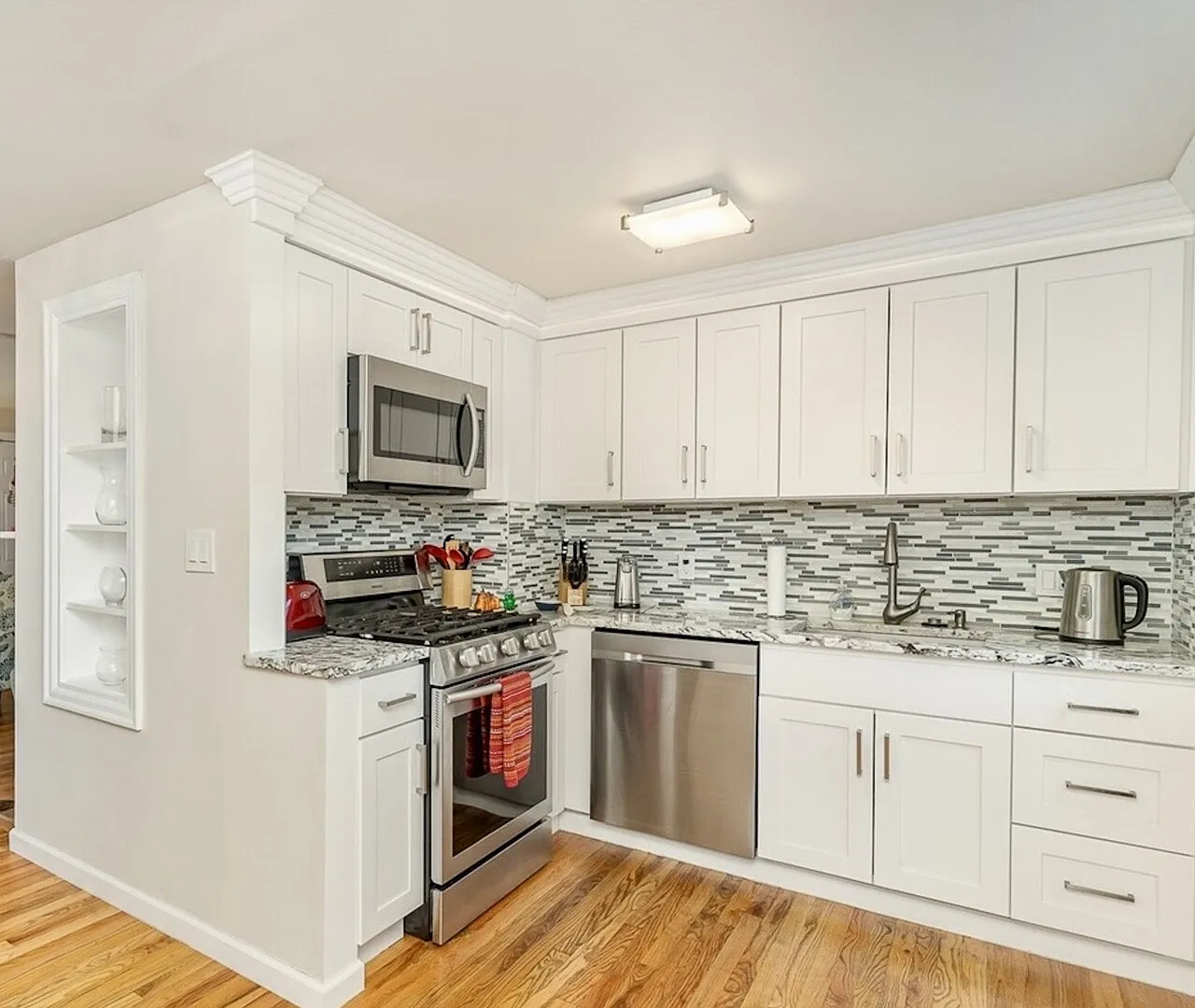 Seward Park Bungalow — Photo 3
