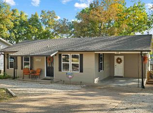15 W Lakeshore Dr, Cherokee Village, AR 72529