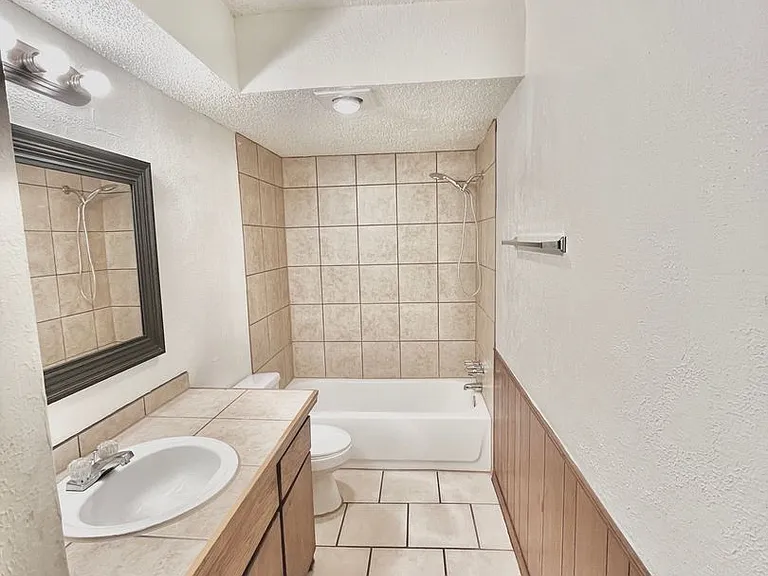 300 Chalmette Dr — Photo 9
