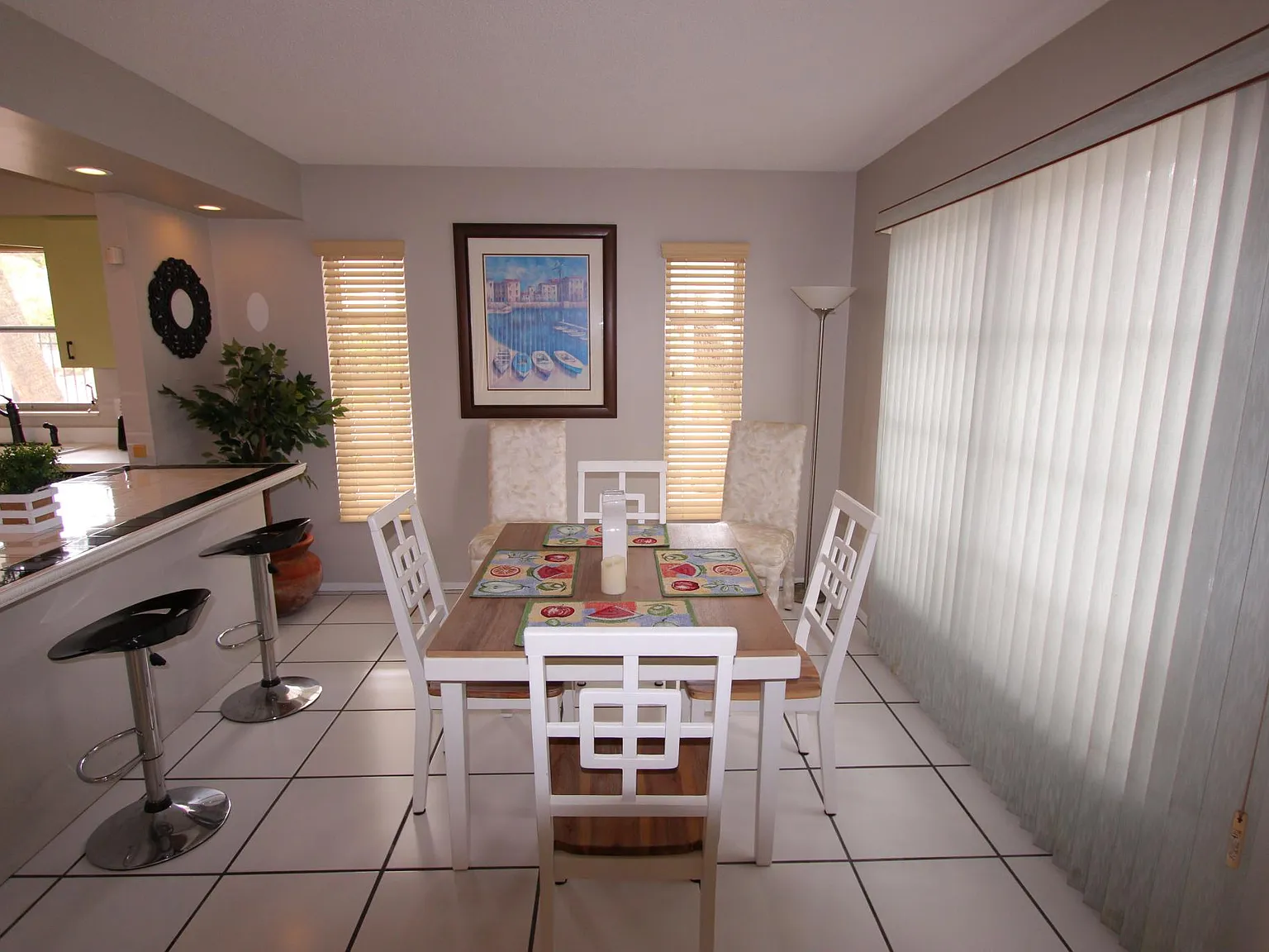 2 bed, 1200 sqft, $2,995 — Photo 2