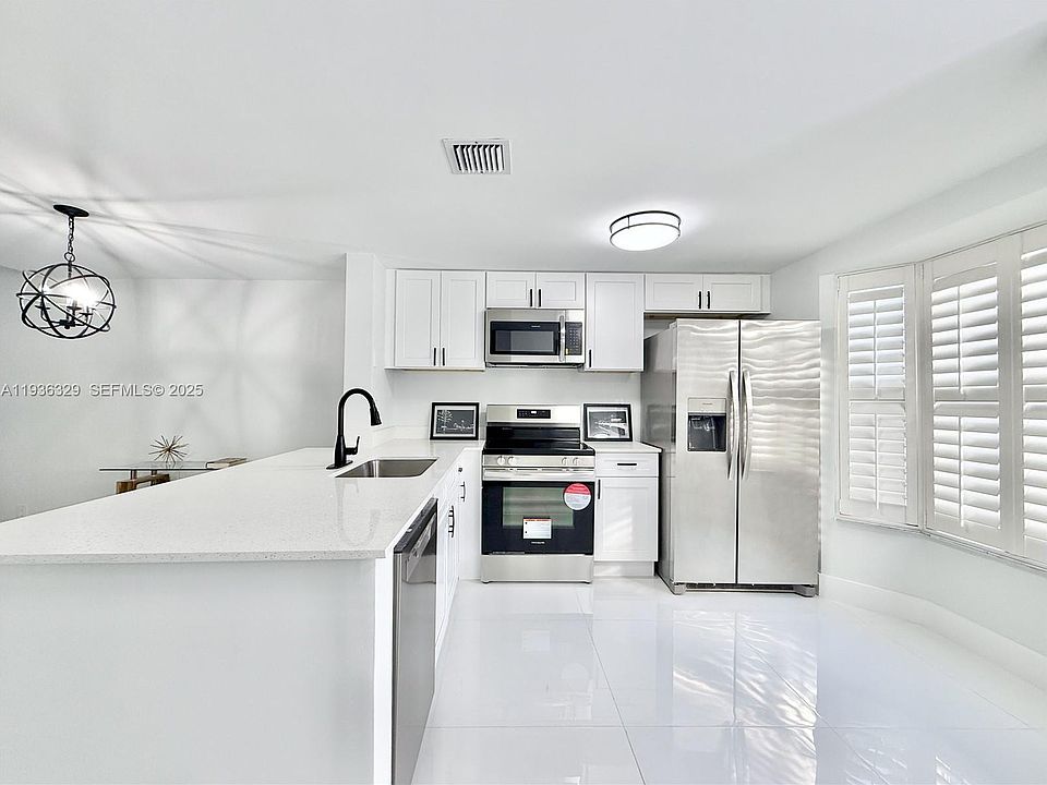 1st image of 2699 NE 15th St #0