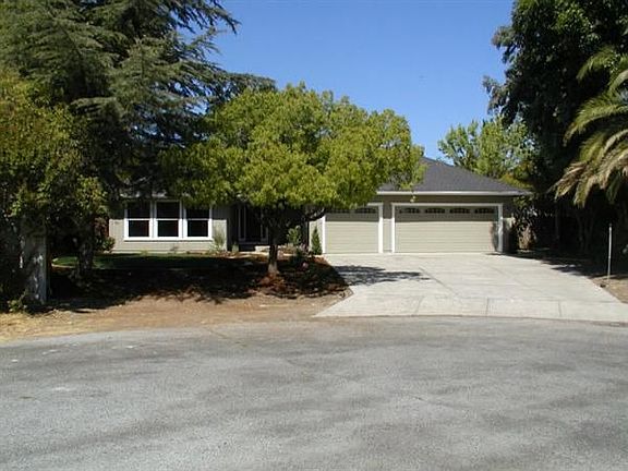 3rd image of 15050 Lopez Ct
