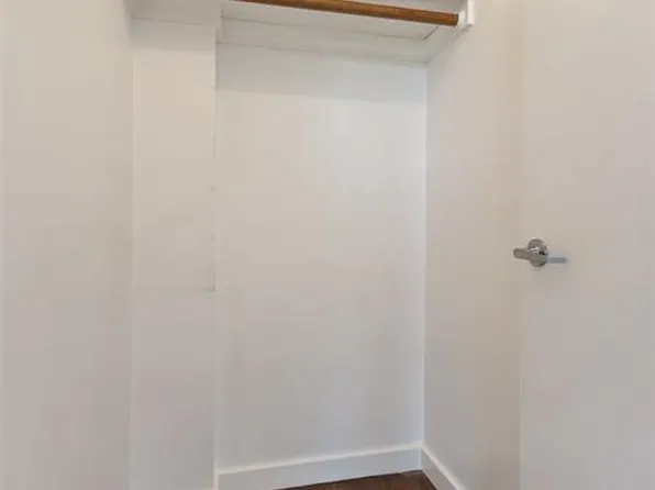 111 Monroe Street image 15 of 27