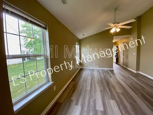 5650 Loudon Dr — Photo 4