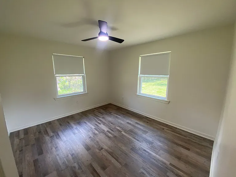 9922 N Parkview Dr — Photo 10