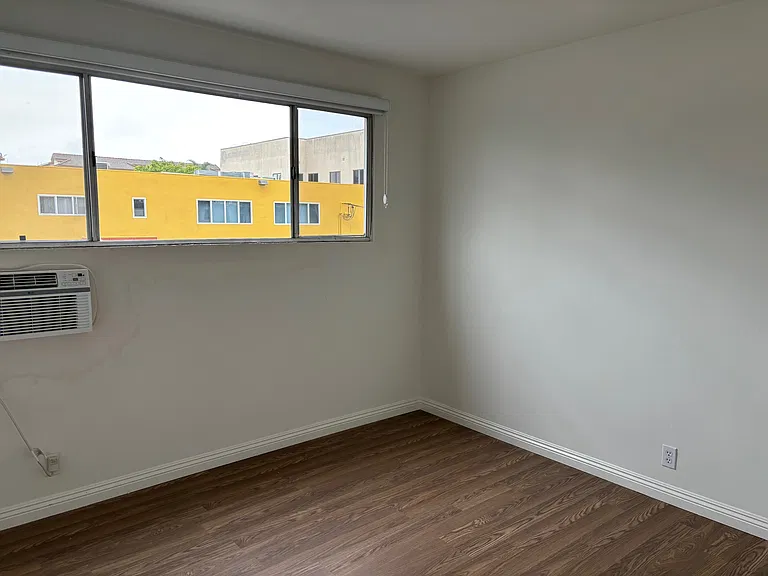 3608 Mentone Ave #9 — Photo 5