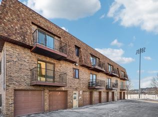 825 Riverside Ave BLDG 207 #207, Lyndhurst Twp., NJ 07071